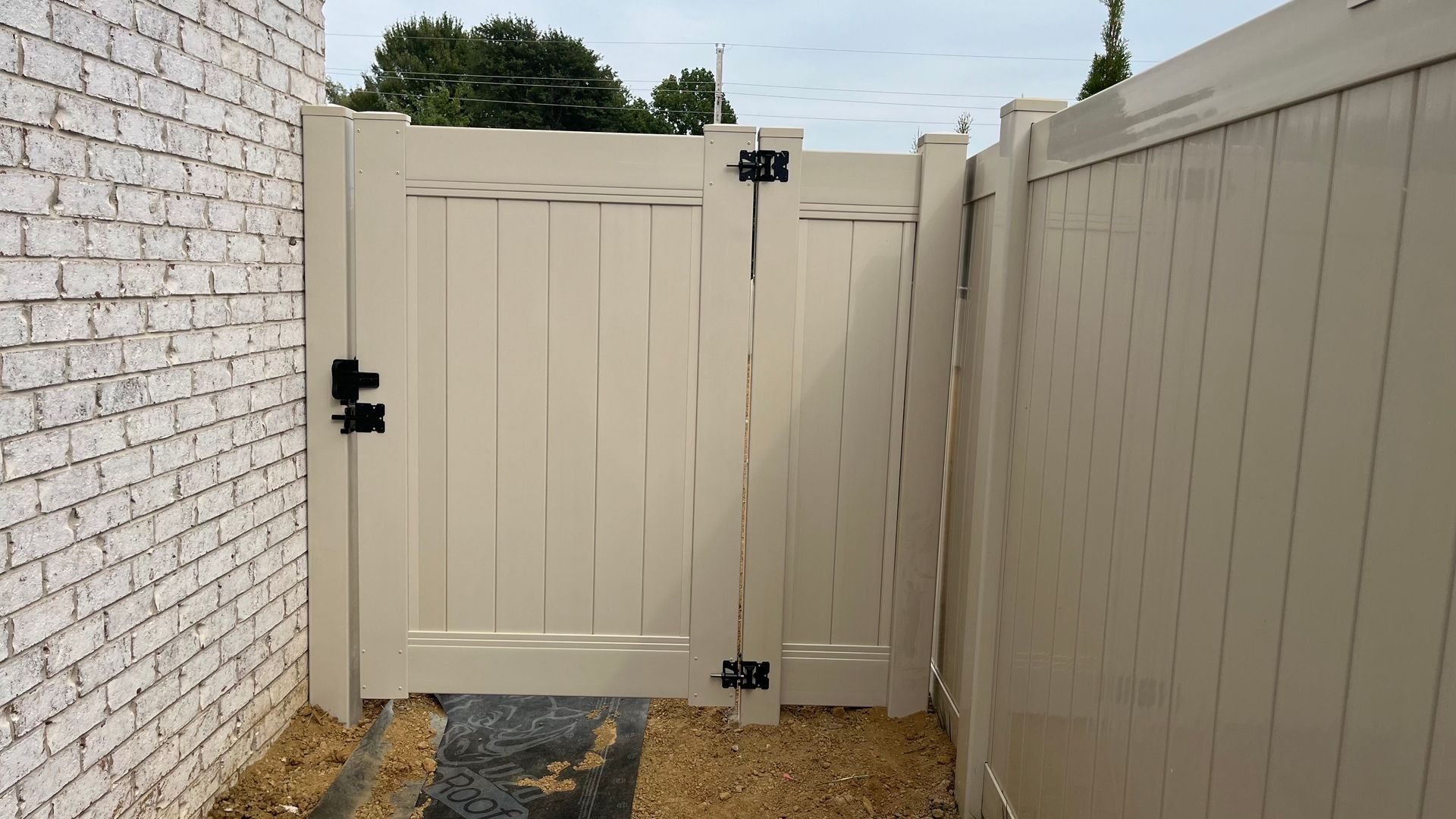 vinyl fencing